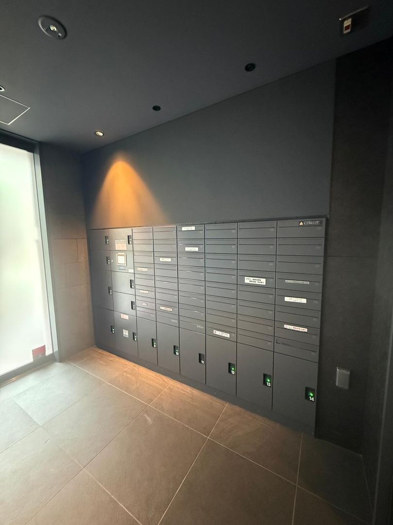 1LDK Apartment for Sale in Yokohama Nishi Ward Near Multiple Stations - Thumbnail 4