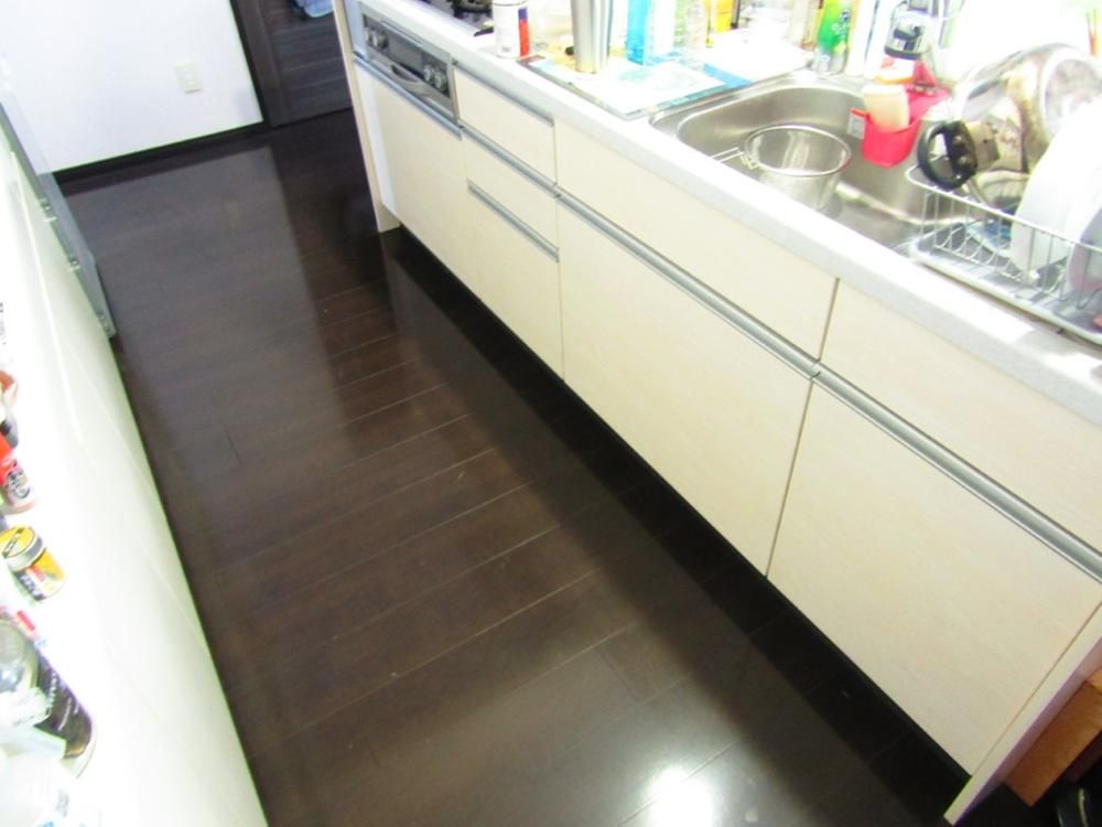 3LDK Apartment for Sale in Miyazaki City, Miyazaki Prefecture - Thumbnail 4