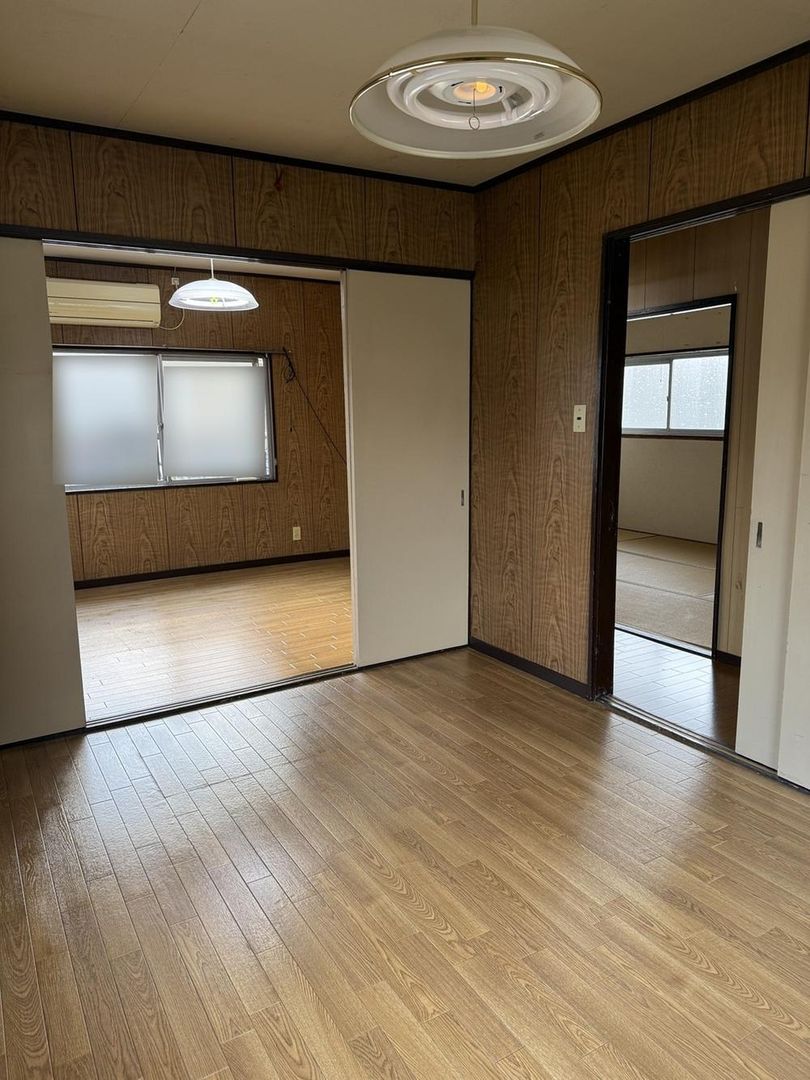 Renovated 5DK House with Garden in Joyo, Kyoto - Thumbnail 2