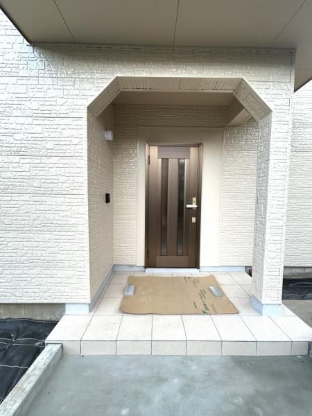 Renovated 5LDK House on Corner Lot in Koga, Ibaraki - Thumbnail 3