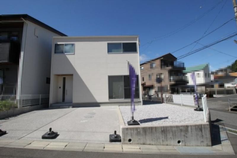3LDK Detached House for Sale in Kochi City, Kochi Prefecture - Thumbnail 2