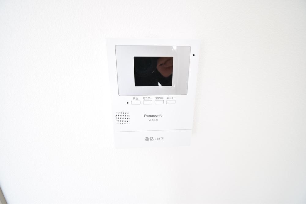 Renovated 2DK Apartment with Roof Balcony in Isogo, Yokohama - Thumbnail 2