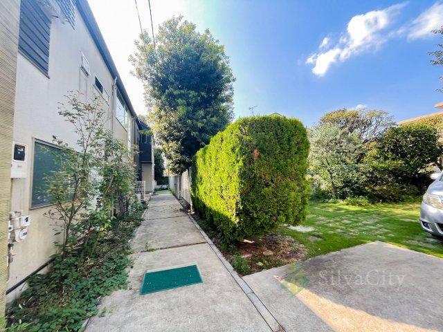 4LDK Wooden House with Garden near Ookayama Station, Meguro - Thumbnail 4