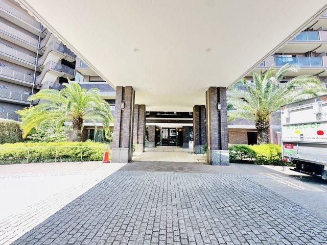 Renovated 3LDK Apartment for Sale in Kawasaki-ku, Kanagawa - Thumbnail 2