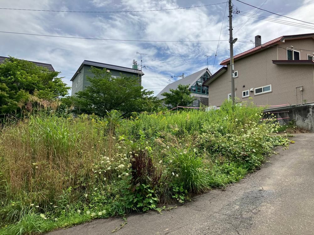 Land for Sale in Minami-ku, Sapporo - 181m2 Plot - Thumbnail 3