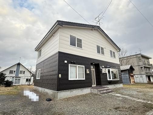 7LDK Renovated House on Corner Lot in Tsukigata, Hokkaido - Thumbnail 2
