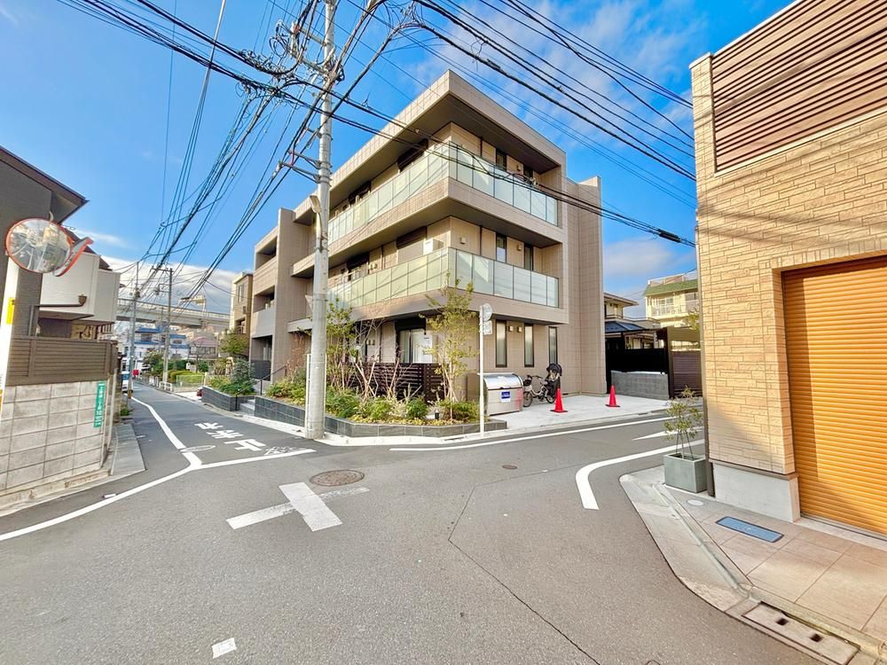 3LDK House for Sale in Kamiikebukuro, Toshima, Tokyo - Thumbnail 3