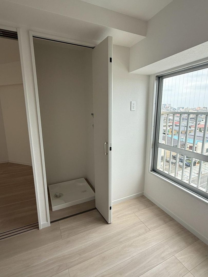 Nijigahama Heights 1K Condo for Sale in Hiratsuka - Thumbnail 4