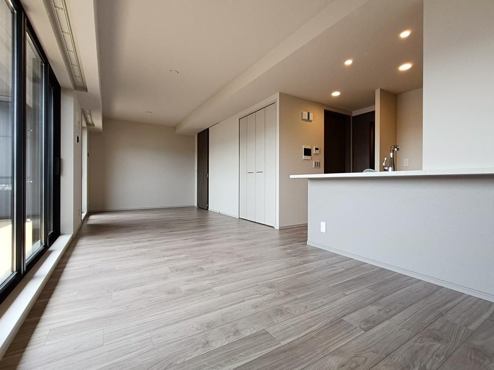 New 2LDK Apartment Near Hiroshima Station, 68.52m² - Thumbnail 4
