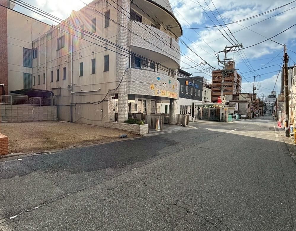 Land for Garage House in Kure, Hiroshima with Building Plans - Thumbnail 3