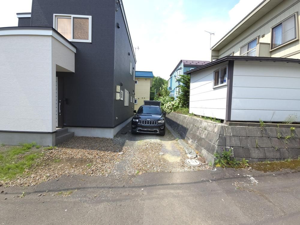 5LDK Family Home for Sale in Nishi Ward, Sapporo - Thumbnail 3