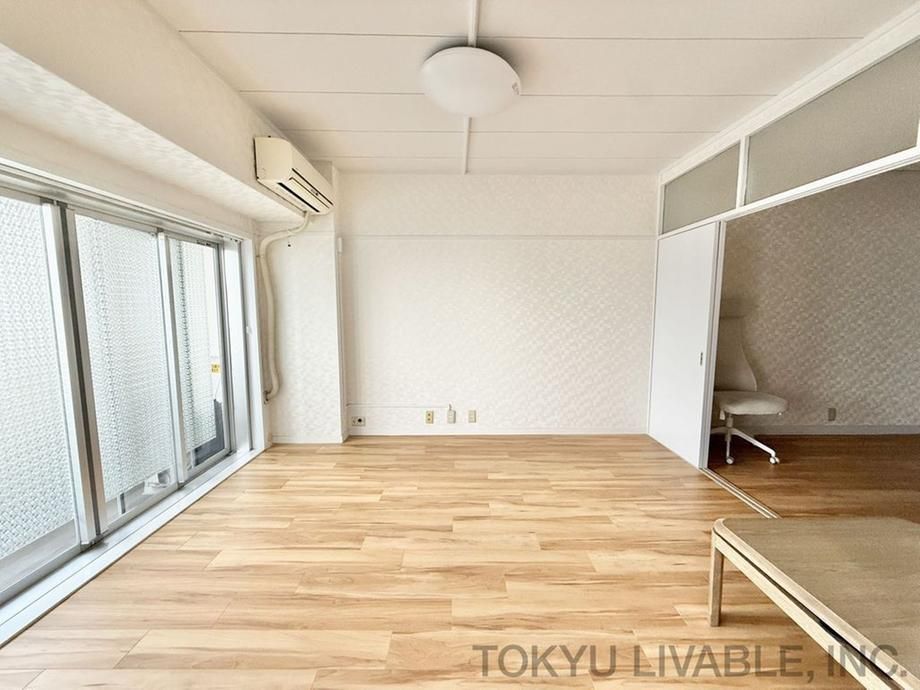 3DK Renovated Apartment Near Minami-Rinkan Station - Thumbnail 2