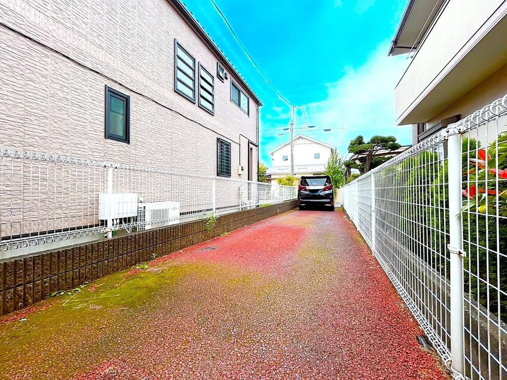 Large Two-Generation House for Sale in Kokubunji, Tokyo - Thumbnail 4