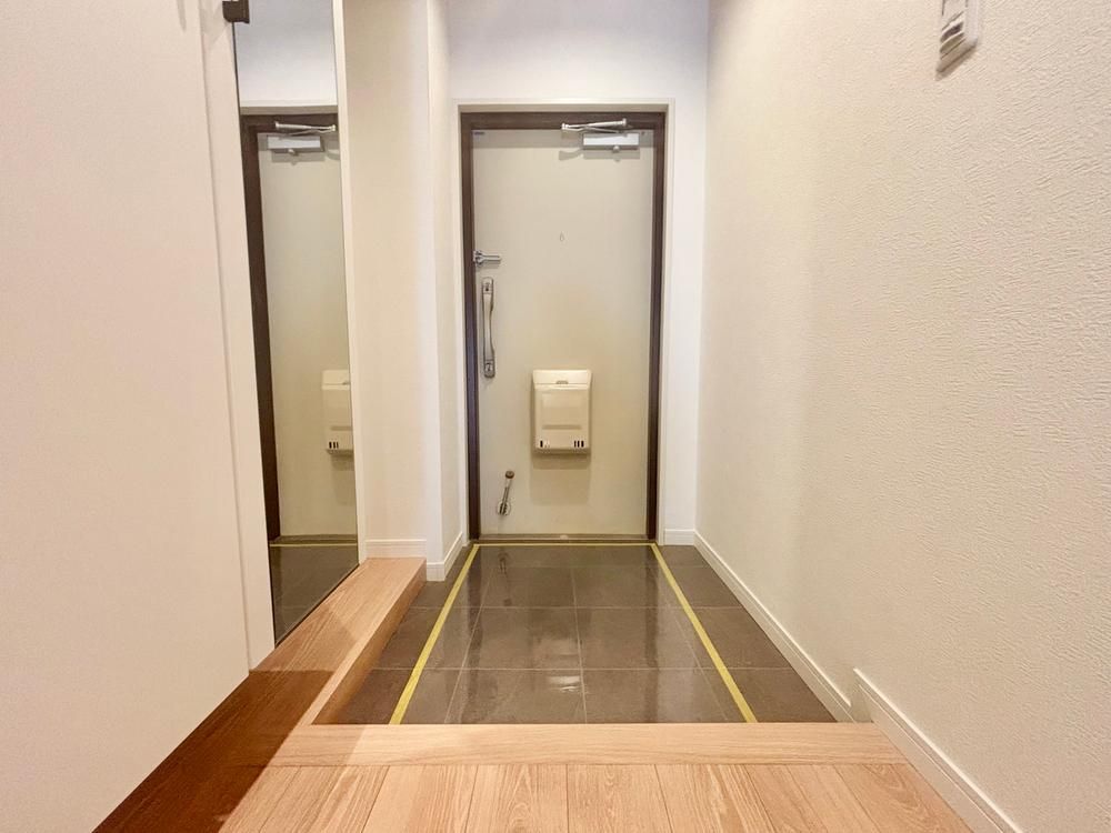 Renovated 3LDK Apartment for Sale in Ichikawa, Near Hon-Hachiman Station - Thumbnail 4