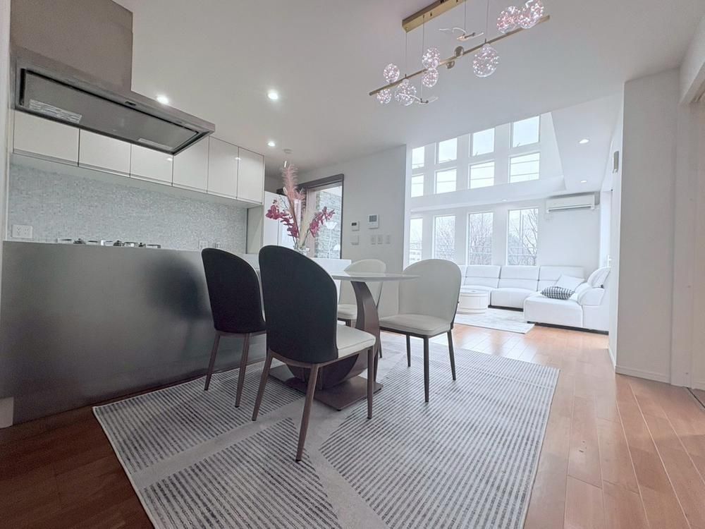 Spacious 2LDK+S Designer House in Shinjuku Nakai 2-Chome - Thumbnail 3