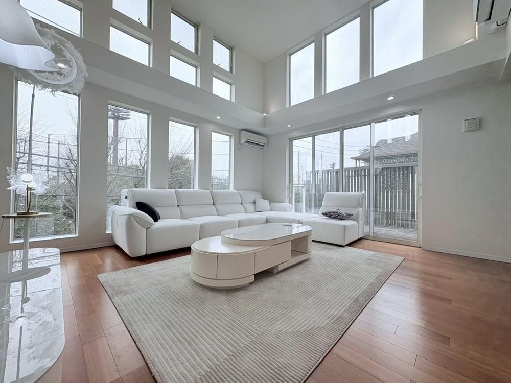 Spacious 2LDK+S Designer House in Shinjuku Nakai 2-Chome - Thumbnail 2