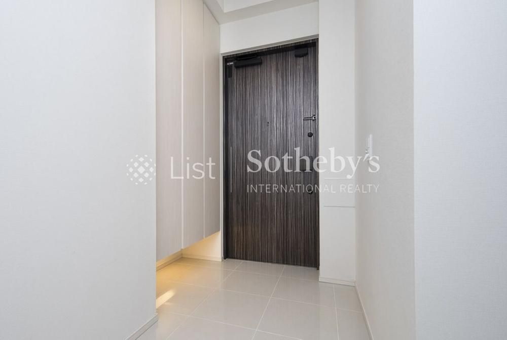 3LDK Apartment in Daikanyama, Shibuya, Tokyo for Sale - Thumbnail 2