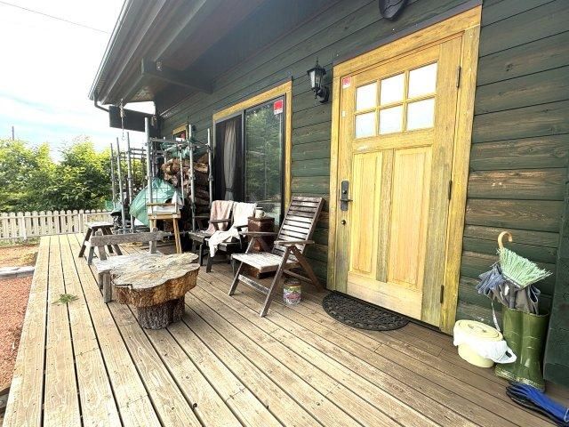 Log House in Fujinomiya with Large 843m2 Land - Thumbnail 2