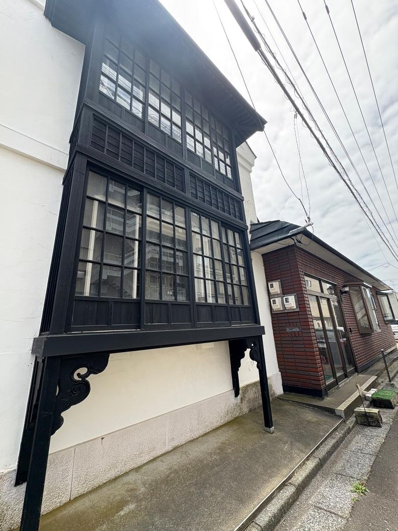 5LDK House with Storehouse in Hakodate, Hokkaido - Image 1