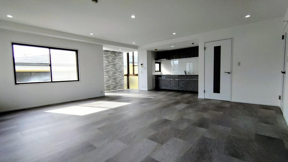 Fully Renovated 4LDK Apartment in Maruyama, Miyazaki City - Thumbnail 4