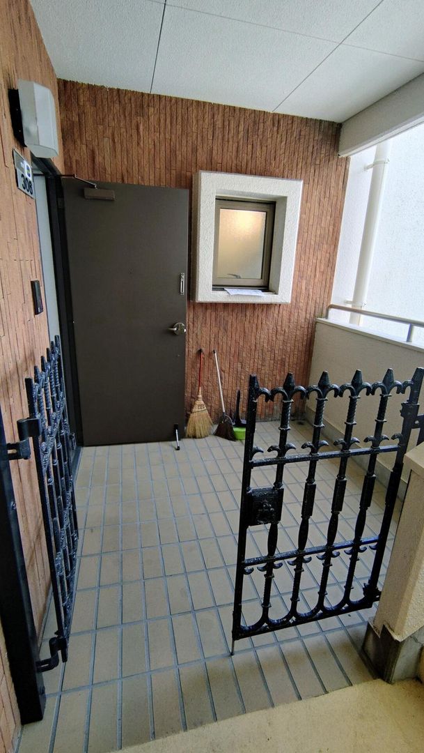 Fully Renovated 4LDK Apartment in Maruyama, Miyazaki City - Thumbnail 2