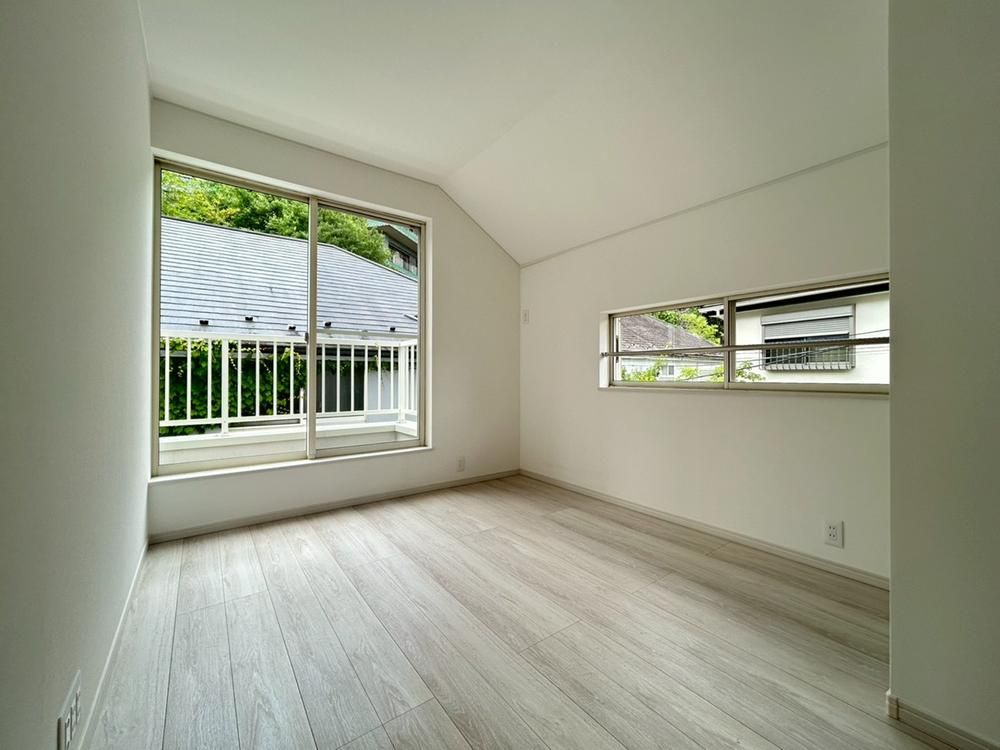 Renovated 3LDK House for Sale in Yokohama Sakae Ward - Thumbnail 4