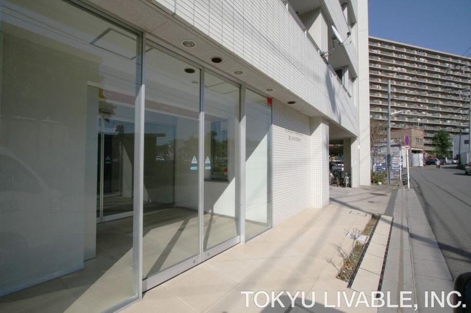 2LDK Apartment for Sale in Kawasaki-ku, Kanagawa - Thumbnail 2
