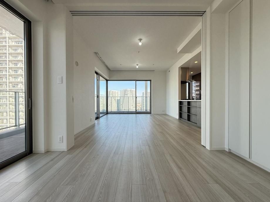 3LDK Apartment for Sale in Harumi, Chuo-ku, Tokyo - 78.82 sqm - Thumbnail 4