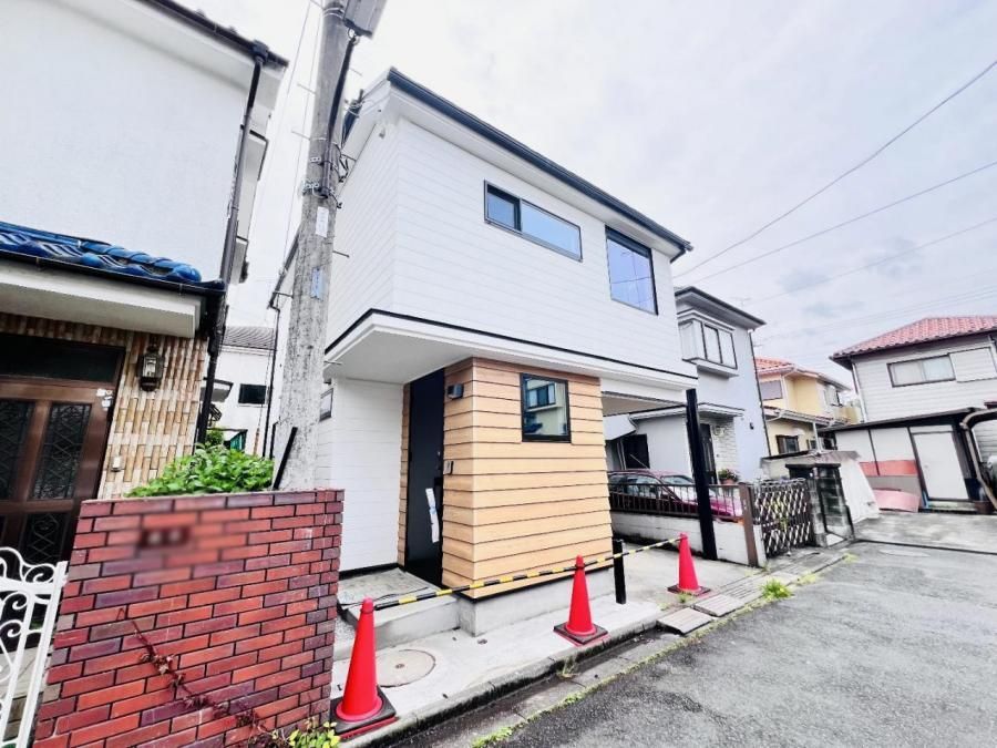 3LDK House for Sale in Hamura, Tokyo Near Ozaku Station - Thumbnail 2