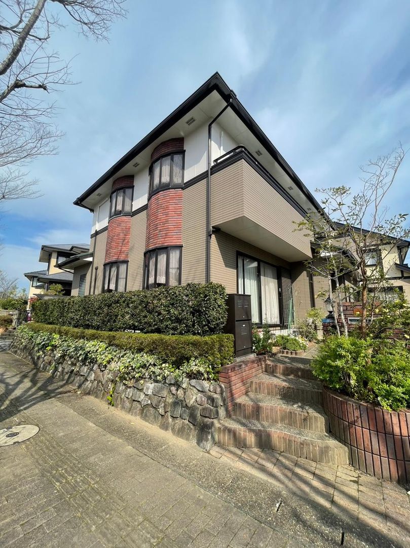 Spacious 5LDK+S House for Sale in Manabi-no 2, Miyazaki City - Thumbnail 2