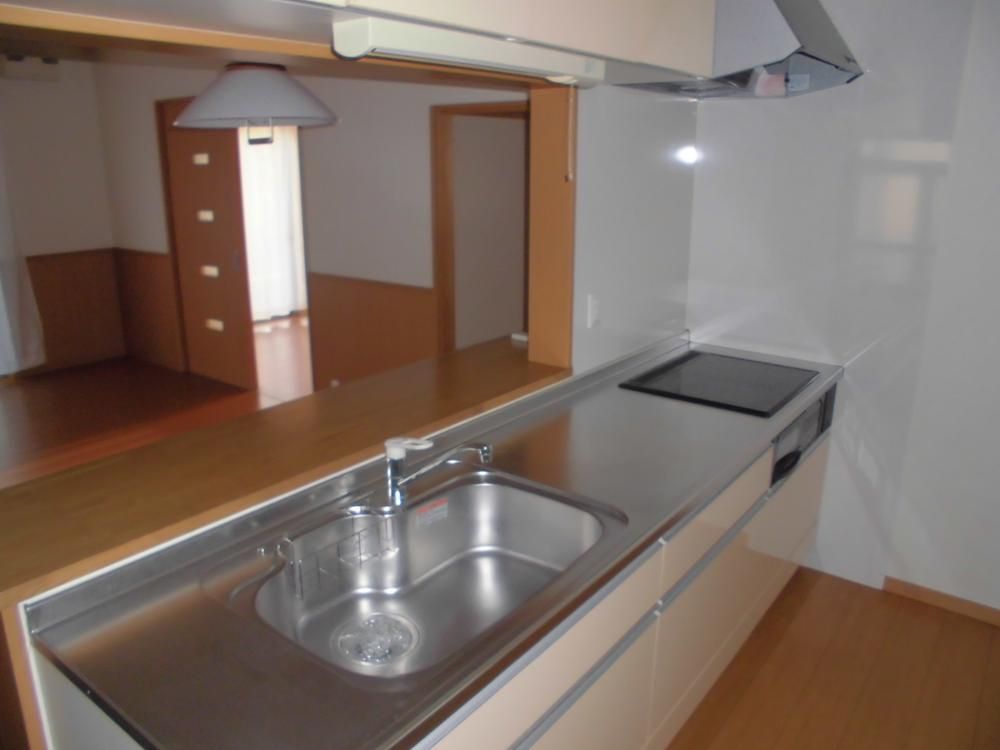 4LDK Single-Story House on Corner Lot in Yamaguchi City - Thumbnail 3