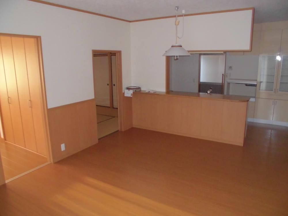 4LDK Single-Story House on Corner Lot in Yamaguchi City - Thumbnail 2
