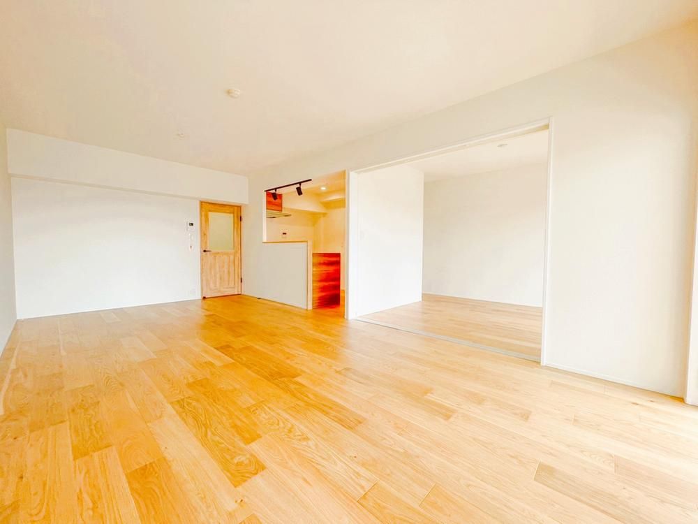 Renovated 3LDK Apartment Near Isogo Station, Yokohama - Thumbnail 4