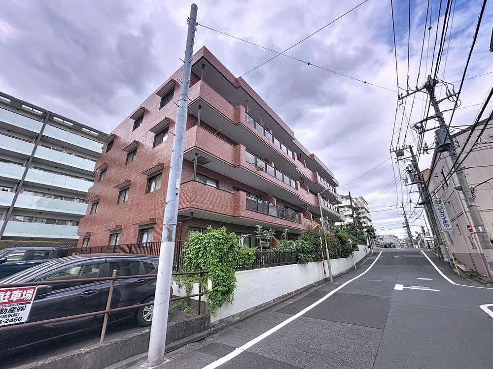 Renovated 3LDK Apartment with Private Garden in Ota, Tokyo - Thumbnail 2