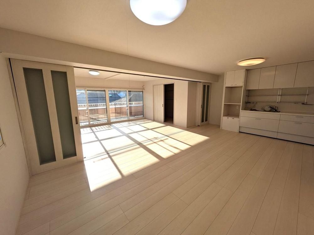 Renovated 2LDK Apartment in Wafutsukari Sky Mansion, Kitakyushu - Thumbnail 3