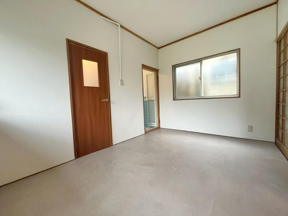 4DK House for Sale in Hannan City, Osaka – 5 Min Walk from Yamanakadani Station - Thumbnail 2