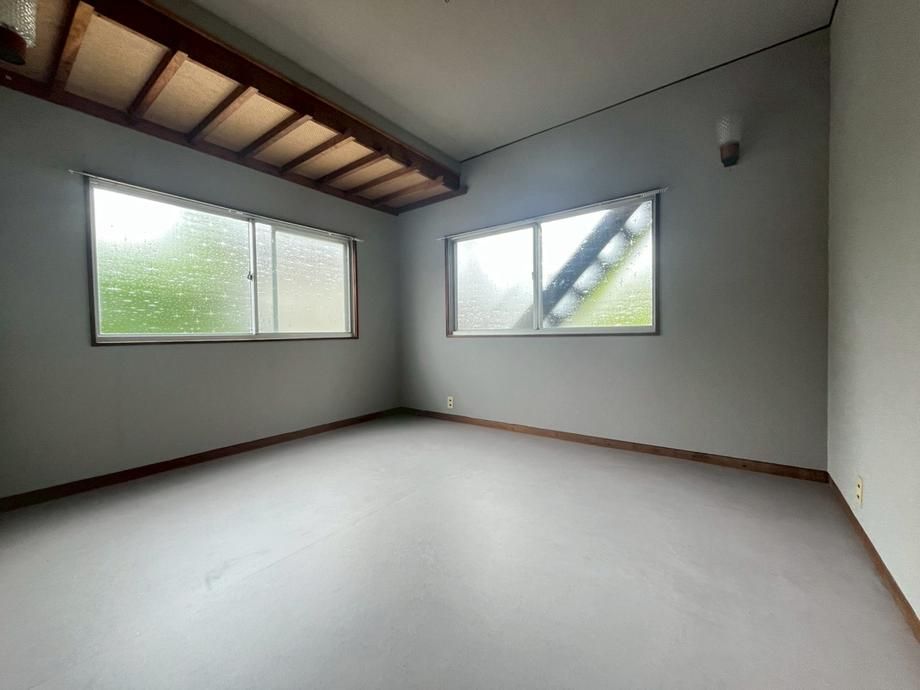 4DK House for Sale in Hannan City, Osaka – 5 Min Walk from Yamanakadani Station - Thumbnail 3
