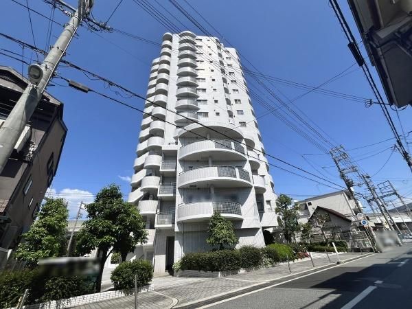 3LDK Apartment for Sale Near Komagawanakano Station, Osaka - Thumbnail 3