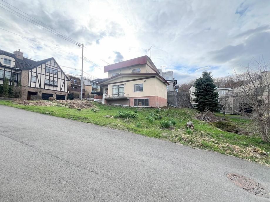 Land for Sale in Chuo Ward, Sapporo - 456.18m2 - Thumbnail 2