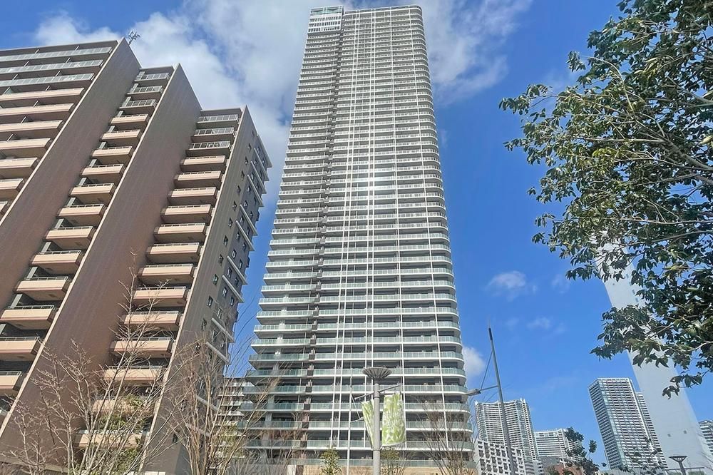 3LDK Apartment for Sale in Harumi, Chuo City, Tokyo - 83.18m2 - Thumbnail 2