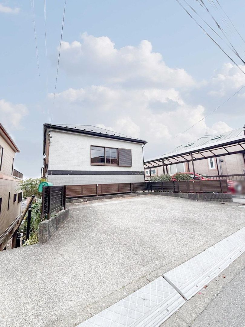 4LDK House for Sale in Hachioji, Tokyo - 62.61 Tsubo Land - Thumbnail 2
