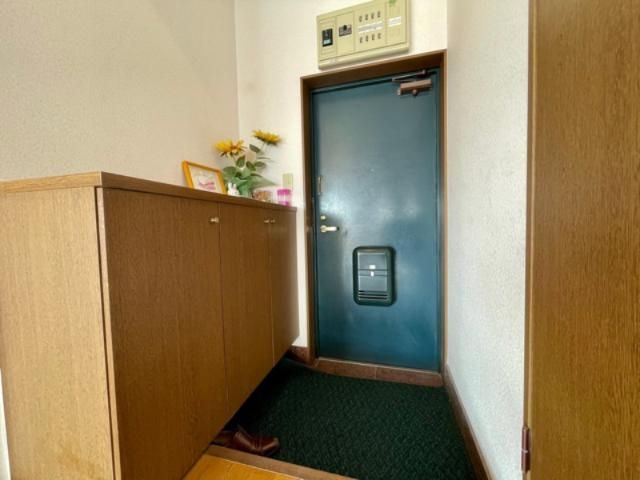 2LDK Apartment for Sale Near Saga Station - 74.7m2 - Thumbnail 3