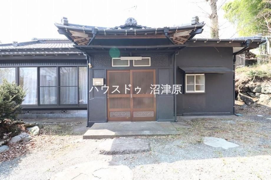 Spacious 2LDK+S House on Large Plot in Fujinomiya - Thumbnail 3