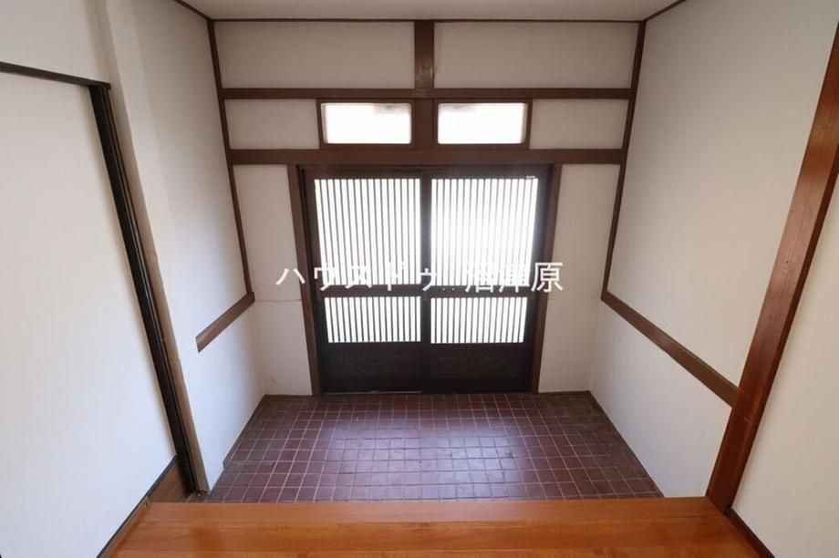 Spacious 2LDK+S House on Large Plot in Fujinomiya - Thumbnail 4