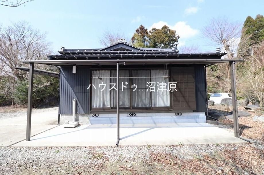 Spacious 2LDK+S House on Large Plot in Fujinomiya - Thumbnail 2
