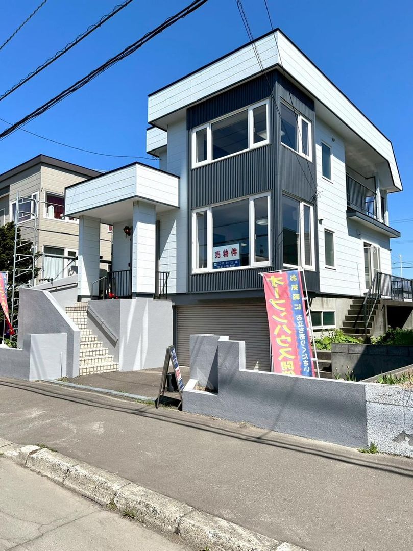 Renovated 3-Story House in Shinkawa, Kita-ku, Sapporo - Thumbnail 2