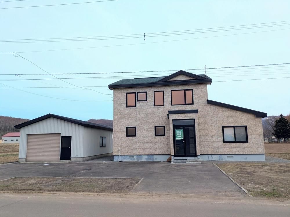 5LDK House for Sale in Akaiwa Village, Yoichi District, Hokkaido - Thumbnail 2