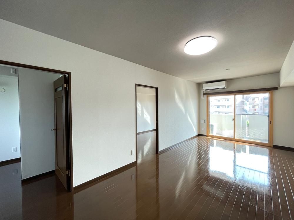 Fully Renovated 3LDK Apartment in Tama Ward, Kawasaki - Thumbnail 4