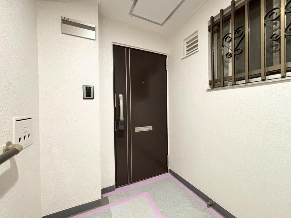 2LDK Apartment for Sale in Nishi Ward, Yokohama - Thumbnail 4