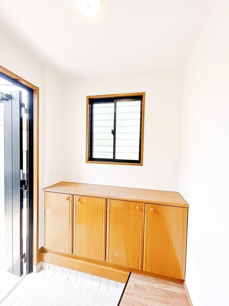 Renovated 4LDK House in Ichikawa, Chiba - 28.49 Million Yen - Thumbnail 2